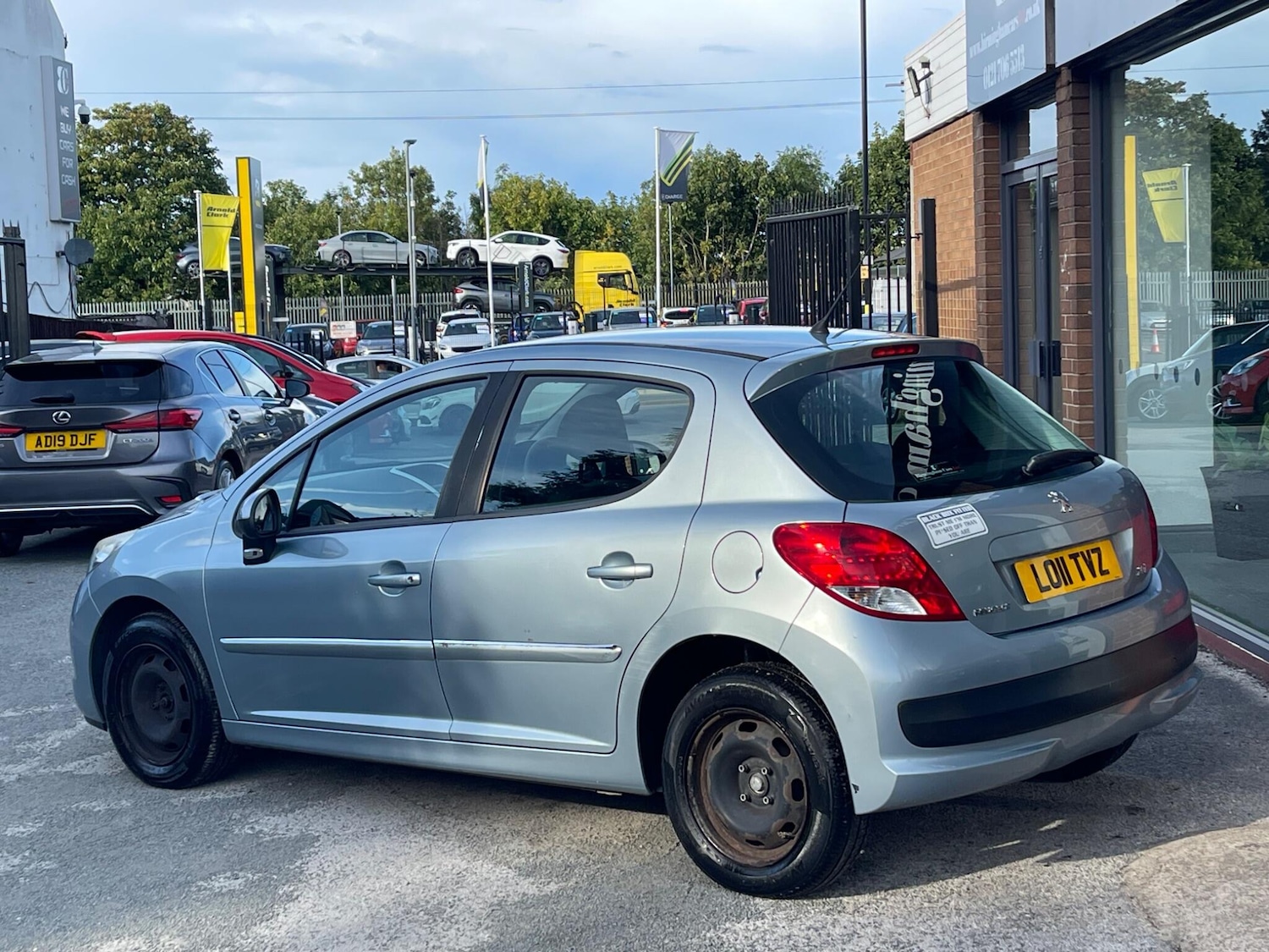Used Peugeot 207 2011 for sale - 76127415: Photo 5