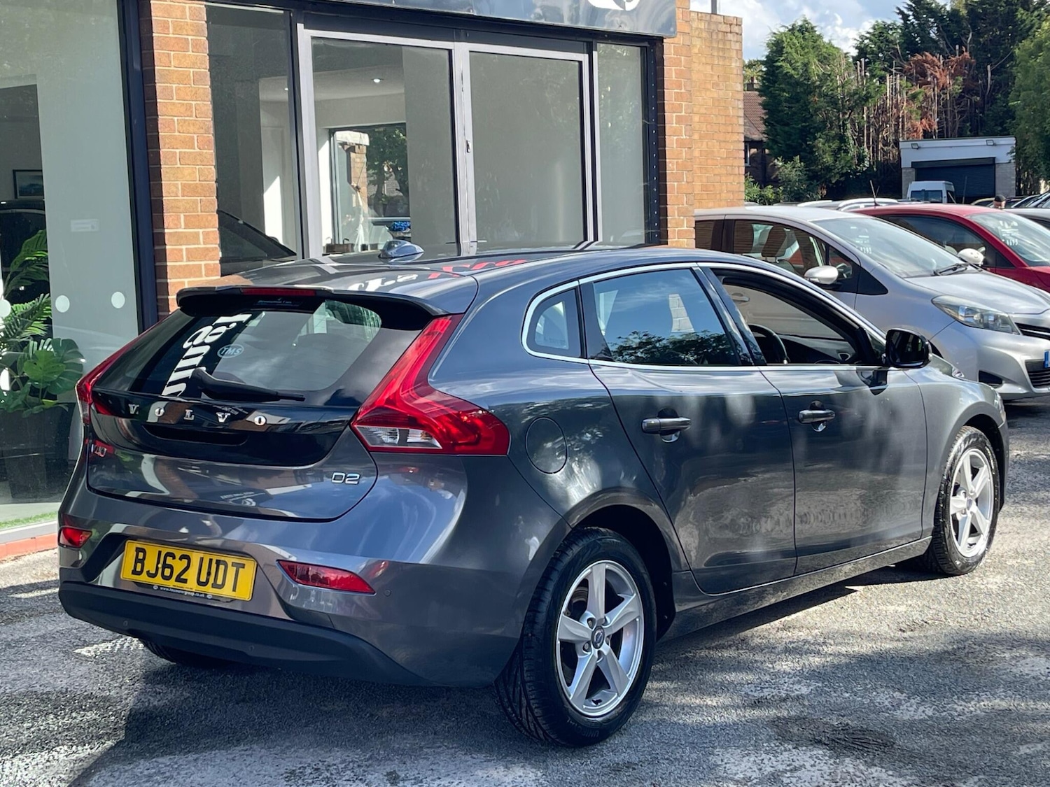 Used Volvo V40 2012 for sale - 76127382: Photo 10