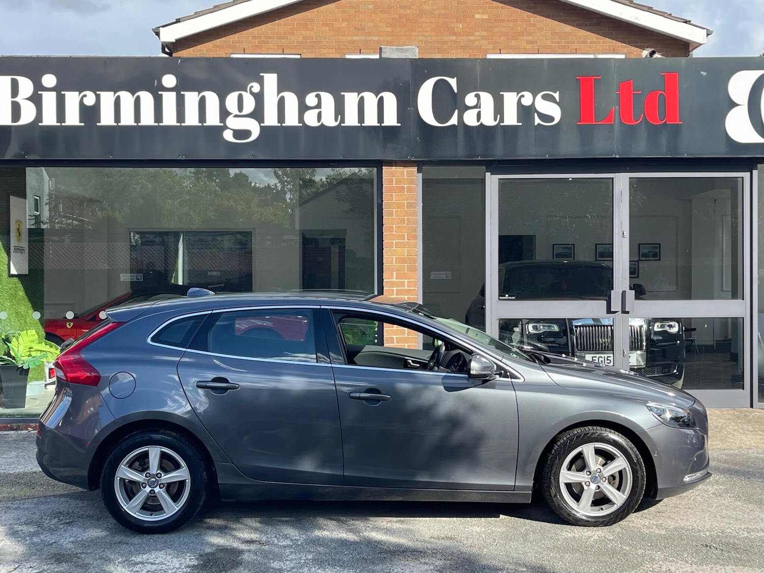 Used Volvo V40 2012 for sale - 76127382: Photo 11