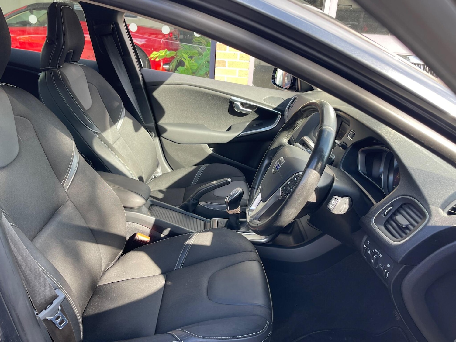 Used Volvo V40 2012 for sale - 76127382: Photo 14