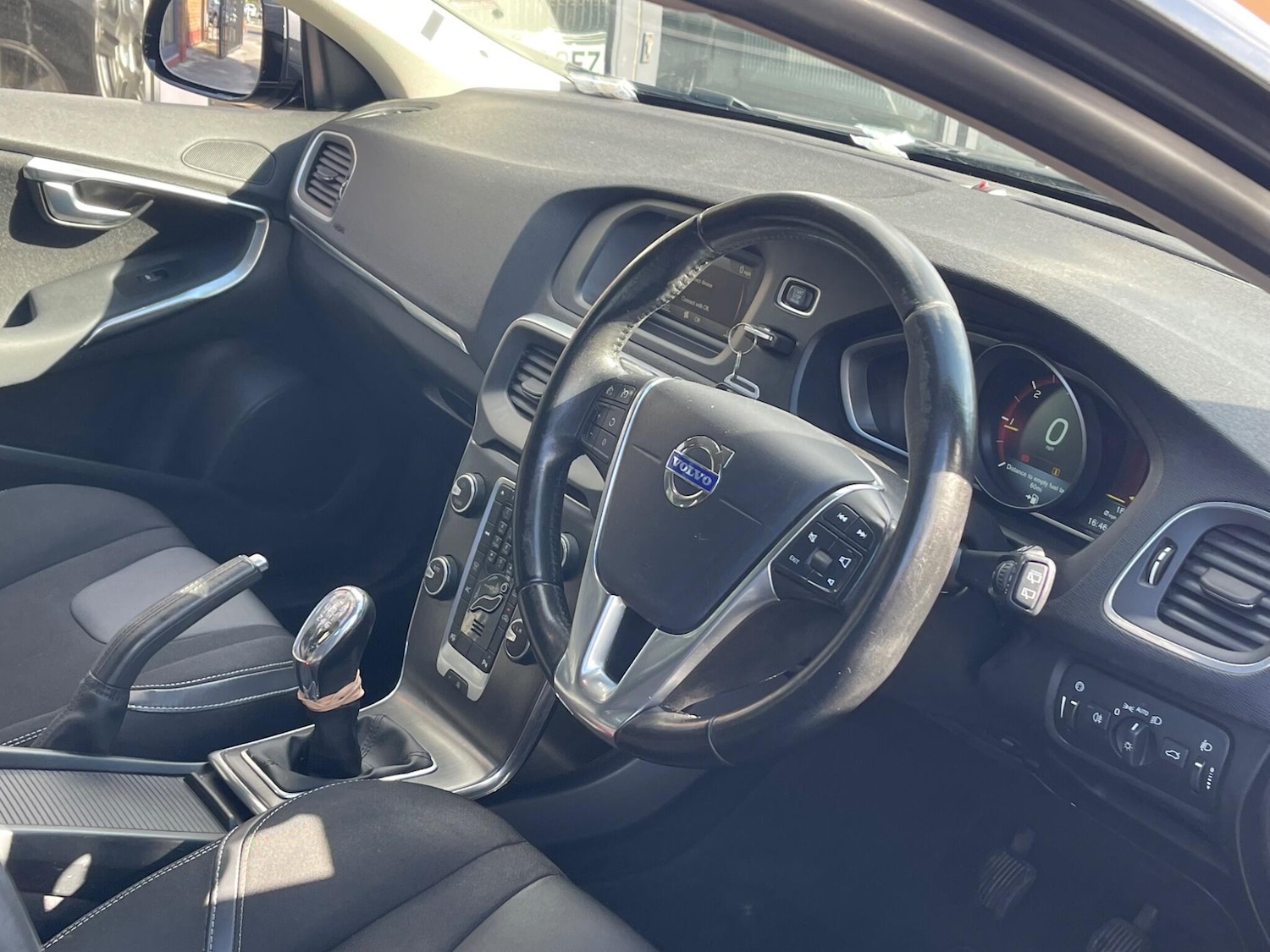 Used Volvo V40 2012 for sale - 76127382: Photo 15