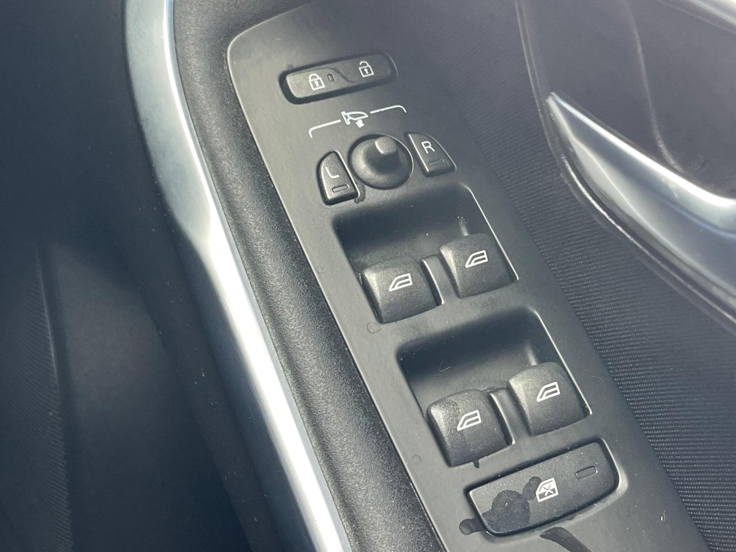 Used Volvo V40 2012 for sale - 76127382: Photo 18