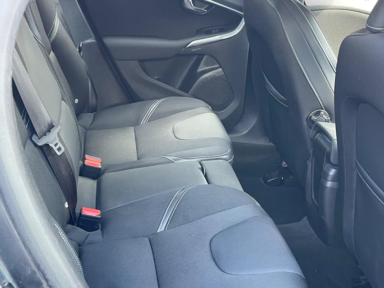 Used Volvo V40 2012 for sale - 76127382: Photo 19