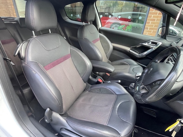 Used Peugeot 208 2015 for sale - 76325957: Photo 12