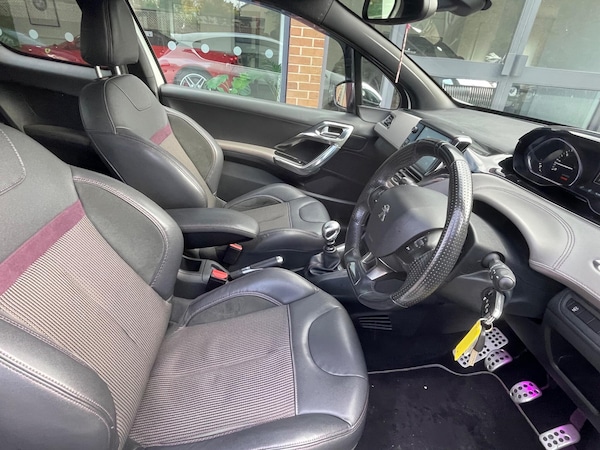 Used Peugeot 208 2015 for sale - 76325957: Photo 13
