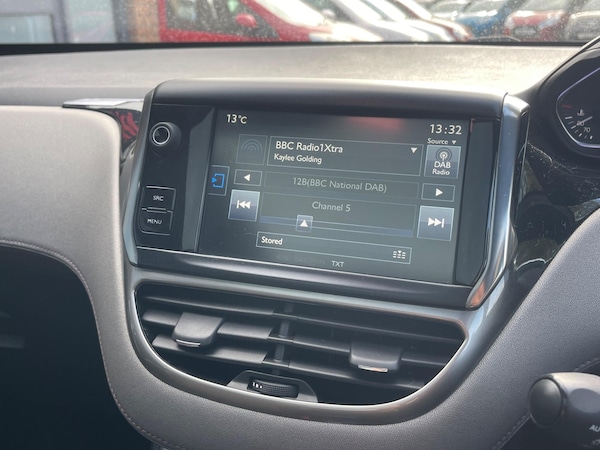 Used Peugeot 208 2015 for sale - 76325957: Photo 16