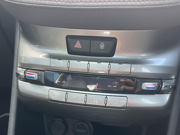 Used Peugeot 208 2015 for sale - 76325957: Photo 19