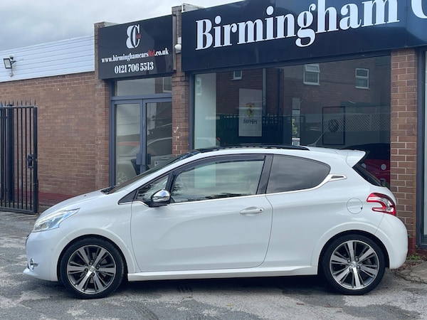 Used Peugeot 208 2015 for sale - 76325957: Photo 4