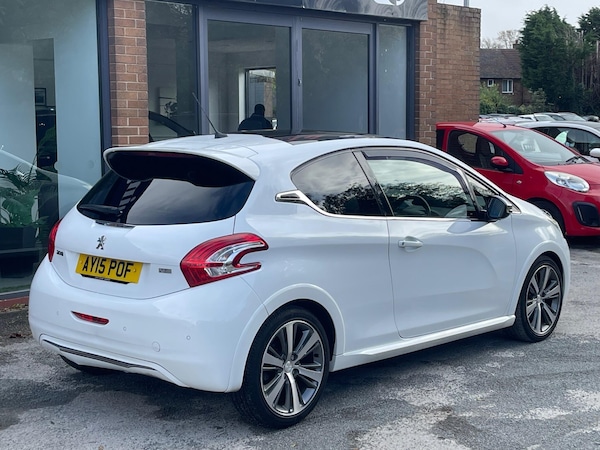 Used Peugeot 208 2015 for sale - 76325957: Photo 9