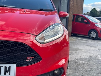 Used Ford Fiesta 2015 for sale - 76127387: Photo 2