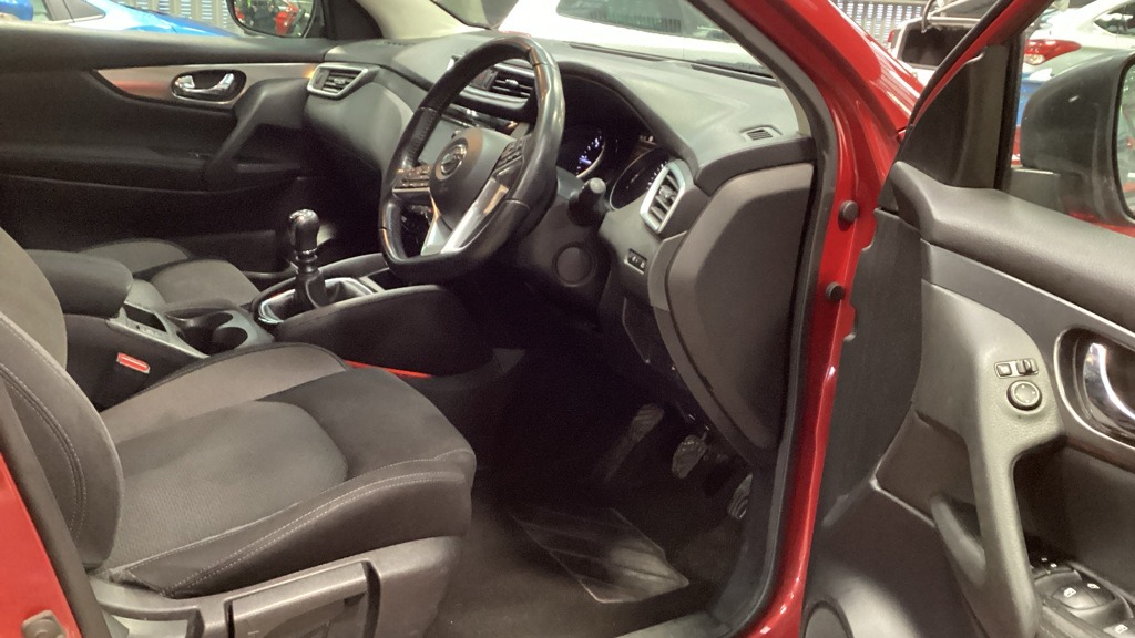 Used Nissan Qashqai 2018 for sale - 77570743: Photo 9