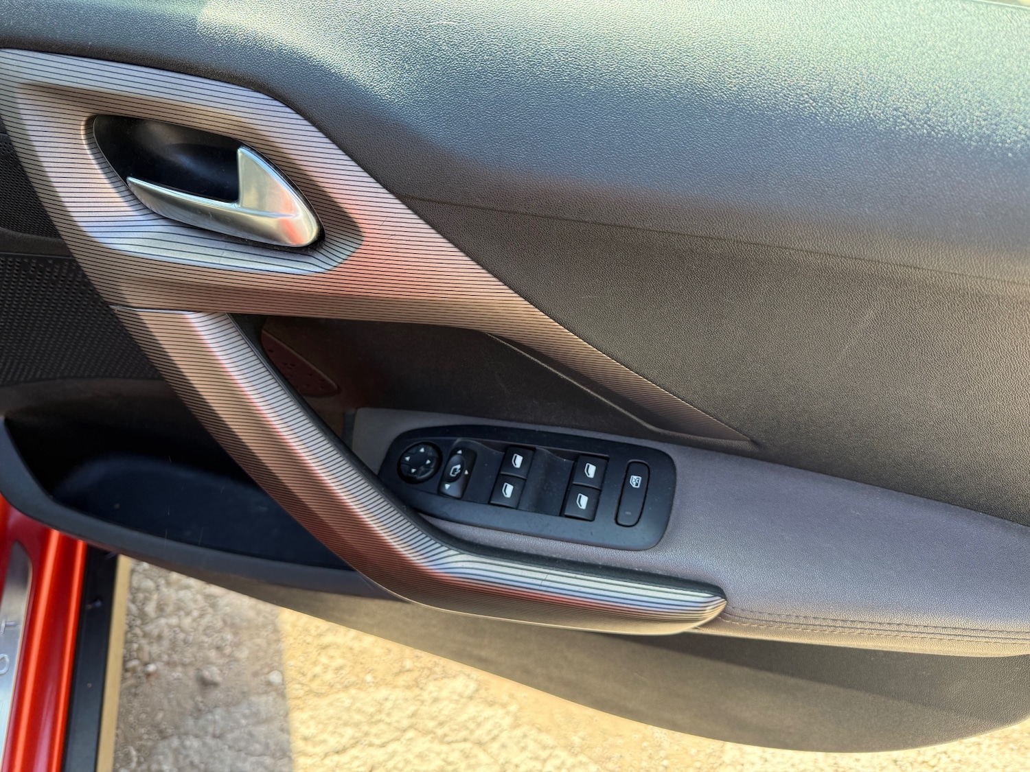 Used Peugeot 2008 2015 for sale - 75972740: Photo 15