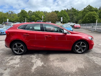 Used Volvo V40 2015 for sale - 77619586: Photo