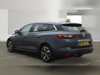 Used Renault Megane 2018 for sale - 79500376: Photo