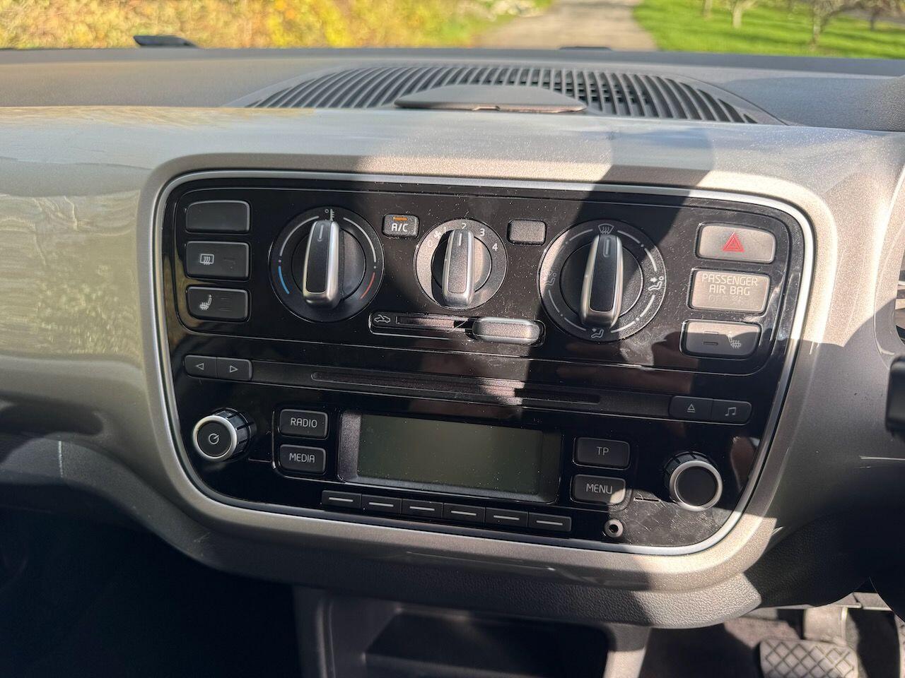 Used Volkswagen up! for sale - 76898335: Photo 27