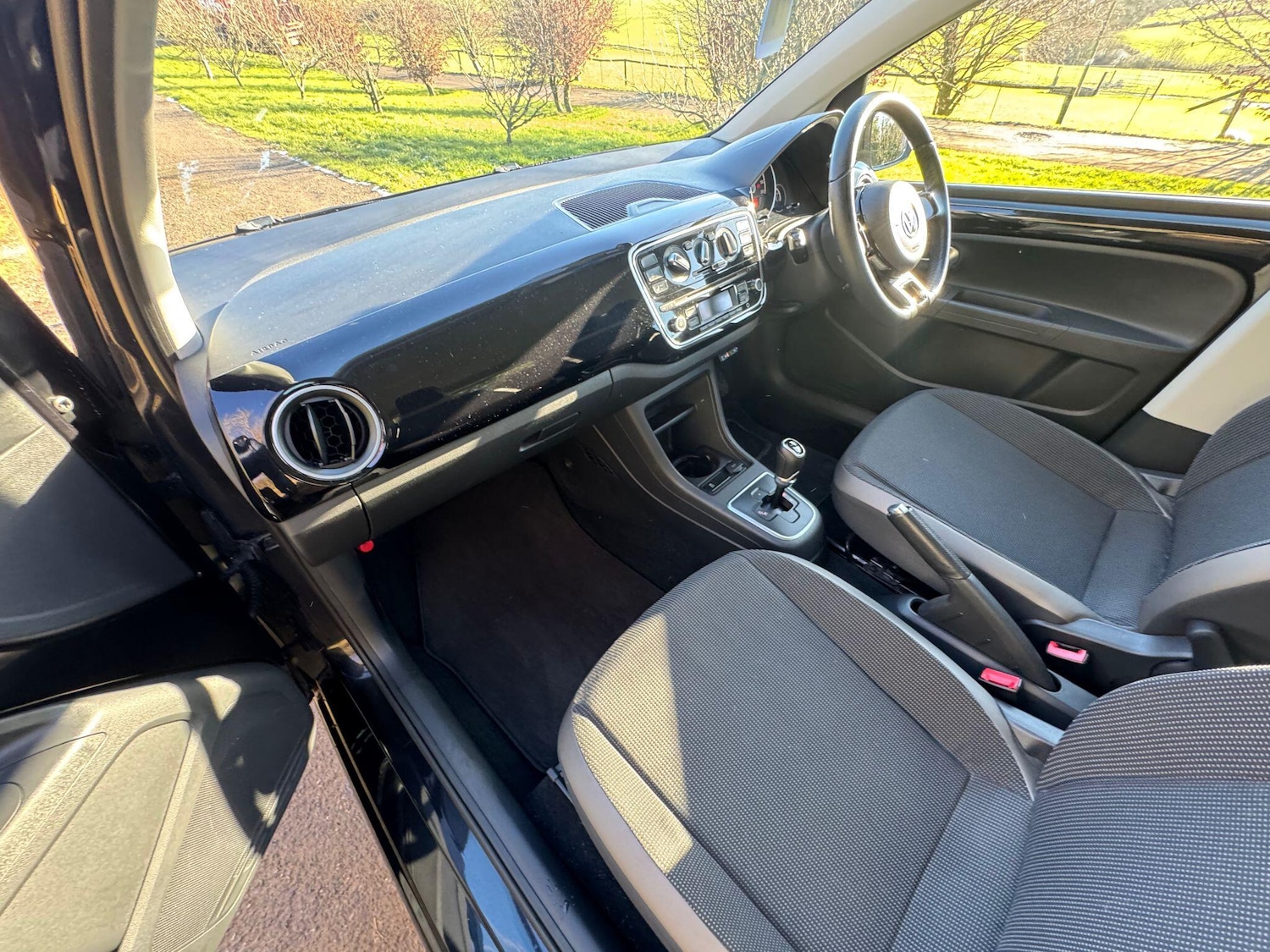 Used Volkswagen up! for sale - 77144607: Photo 19