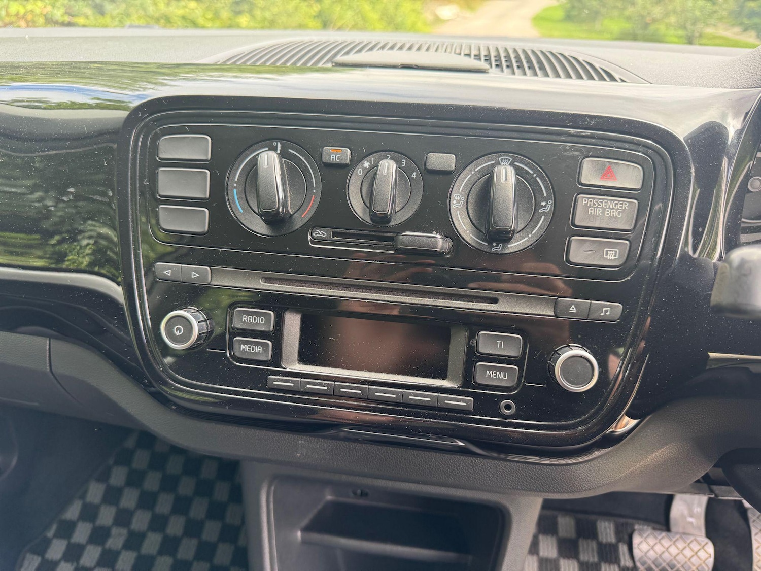 Used Volkswagen up! for sale - 75531233: Photo 26