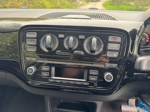 Used Volkswagen up! for sale - 76179718: Photo 25