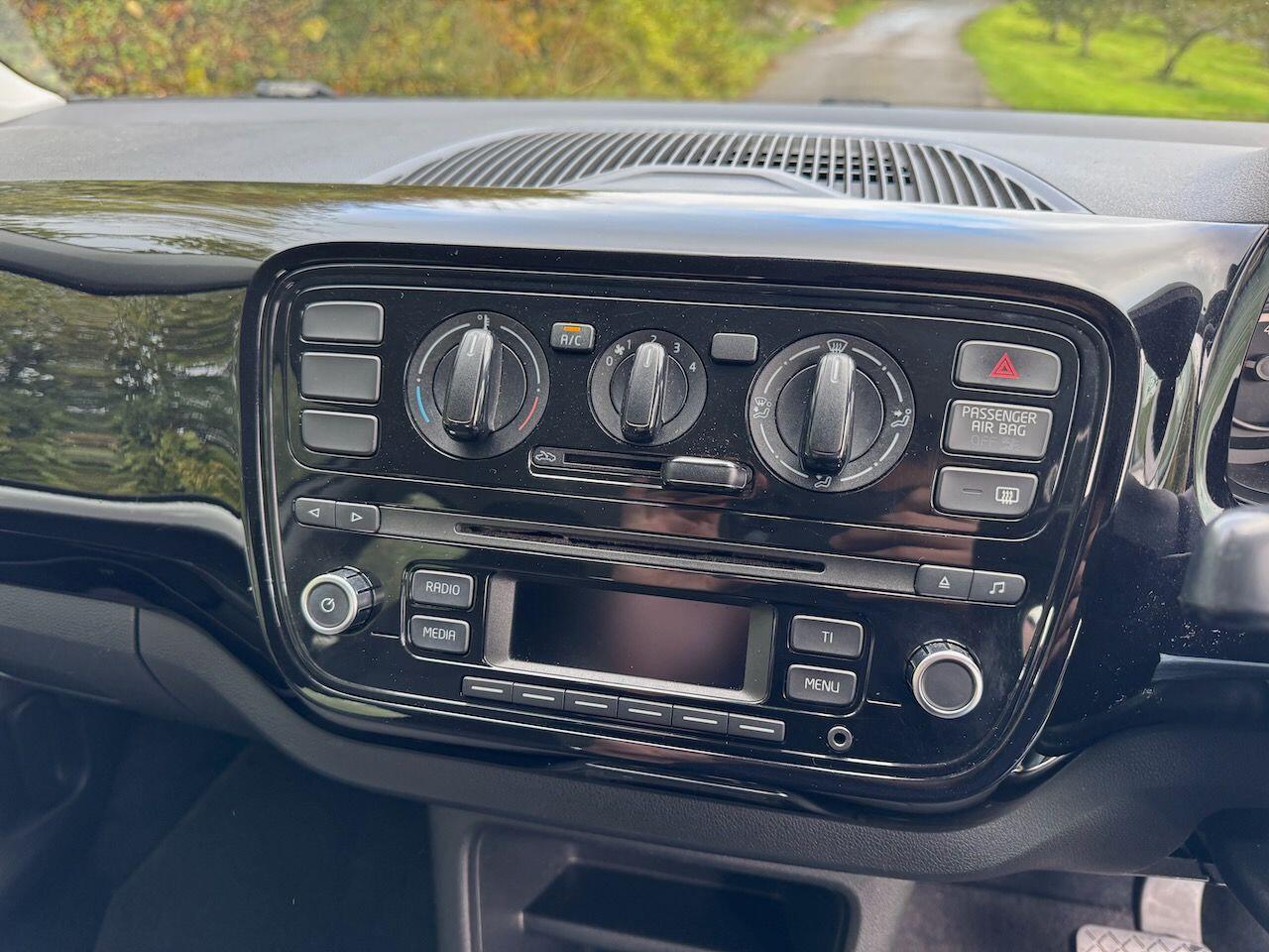 Used Volkswagen up! for sale - 76269671: Photo 27