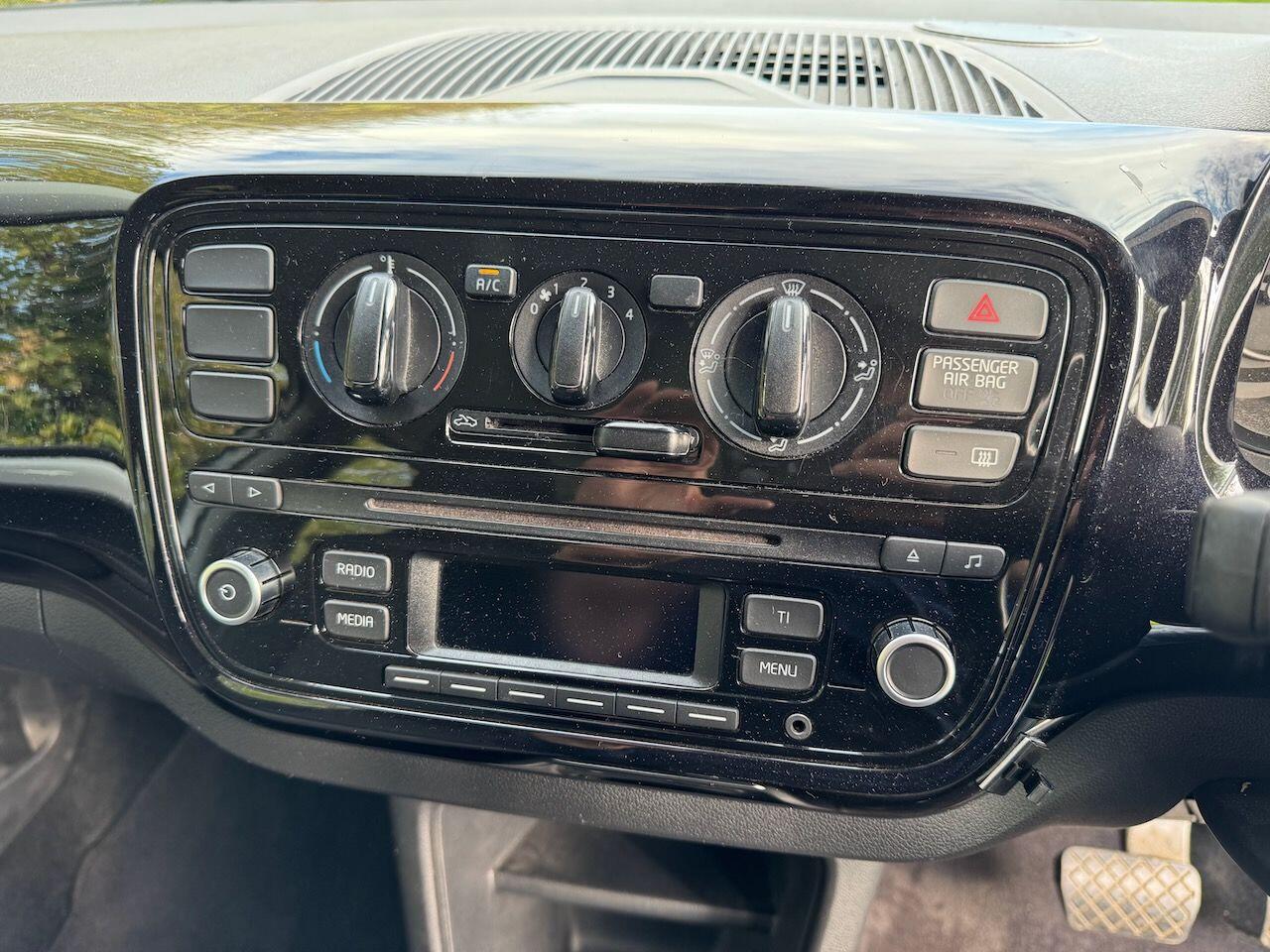 Used Volkswagen up! for sale - 77238301: Photo 27