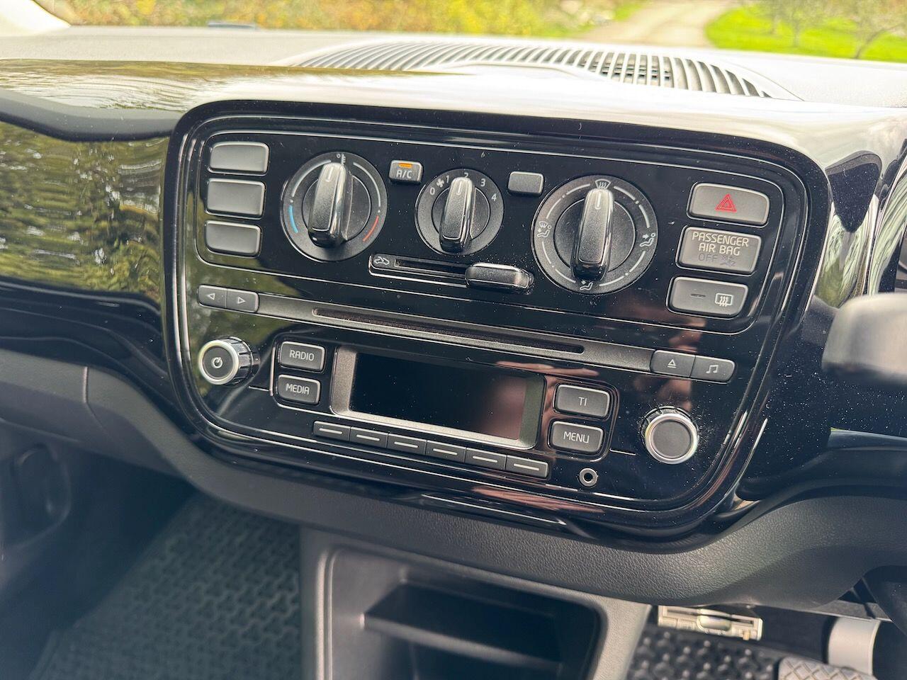 Used Volkswagen up! for sale - 76619608: Photo 25