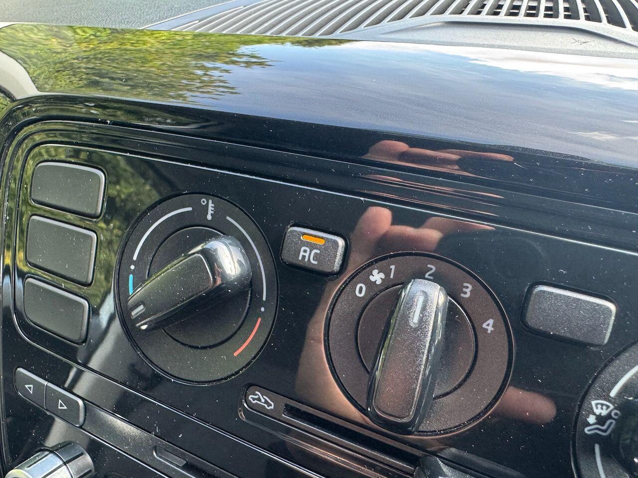 Used Volkswagen up! for sale - 76997368: Photo 30