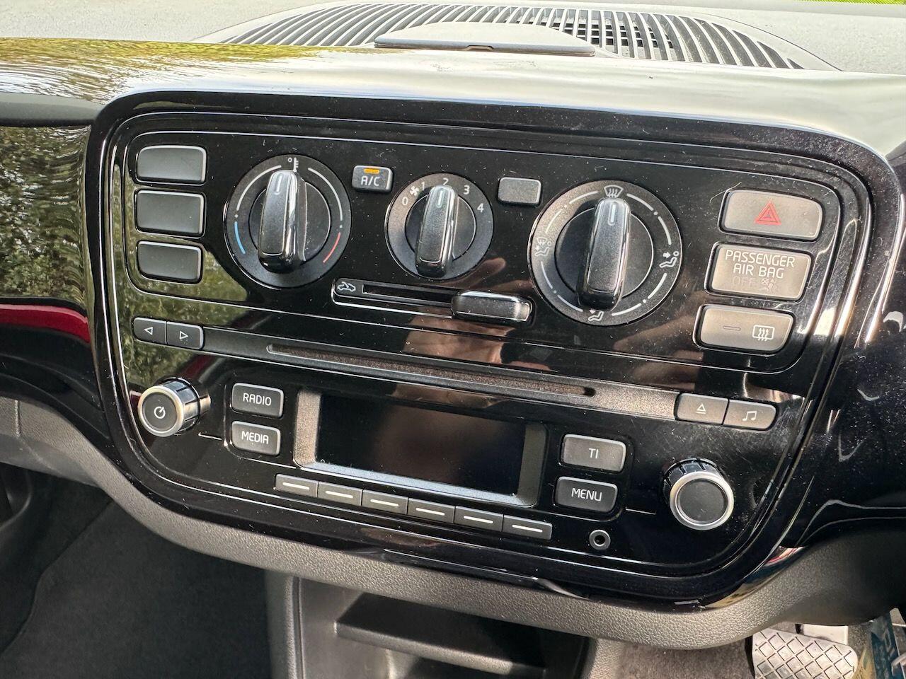 Used Volkswagen up! for sale - 76485773: Photo 25