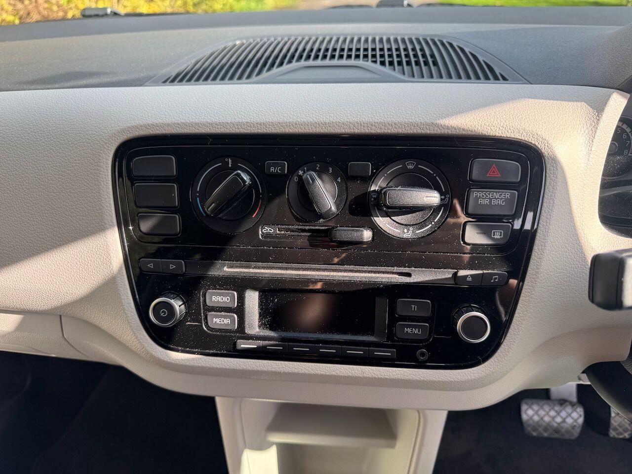 Used Volkswagen up! for sale - 76701243: Photo 24