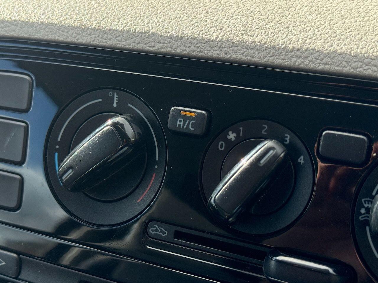 Used Volkswagen up! for sale - 76701243: Photo 25