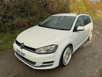 Used Volkswagen Golf 2015 for sale - 76539179: Photo