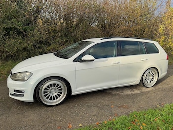 Used Volkswagen Golf 2015 for sale - 76539179: Photo