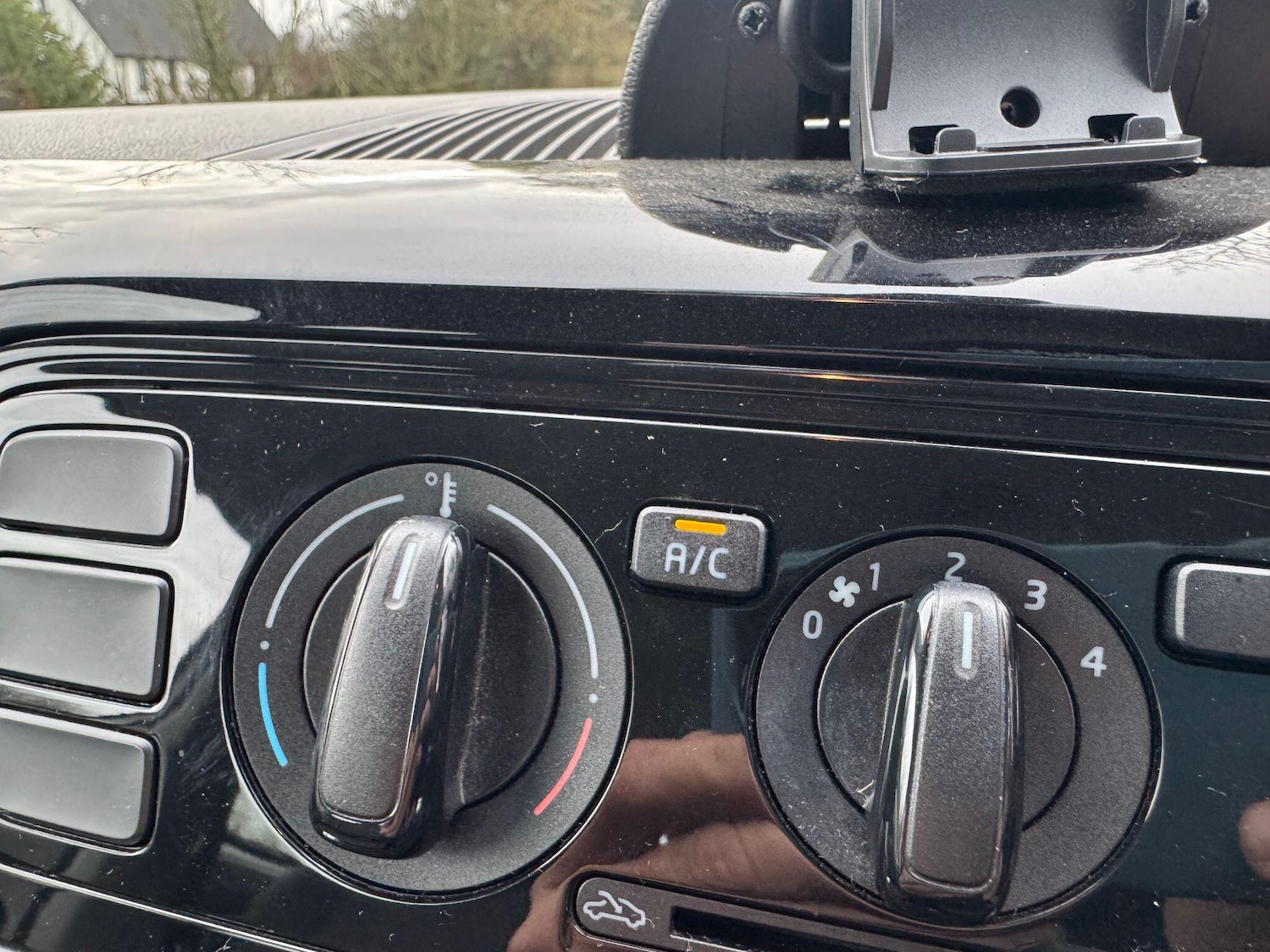 Used Volkswagen up! for sale - 77358735: Photo 27