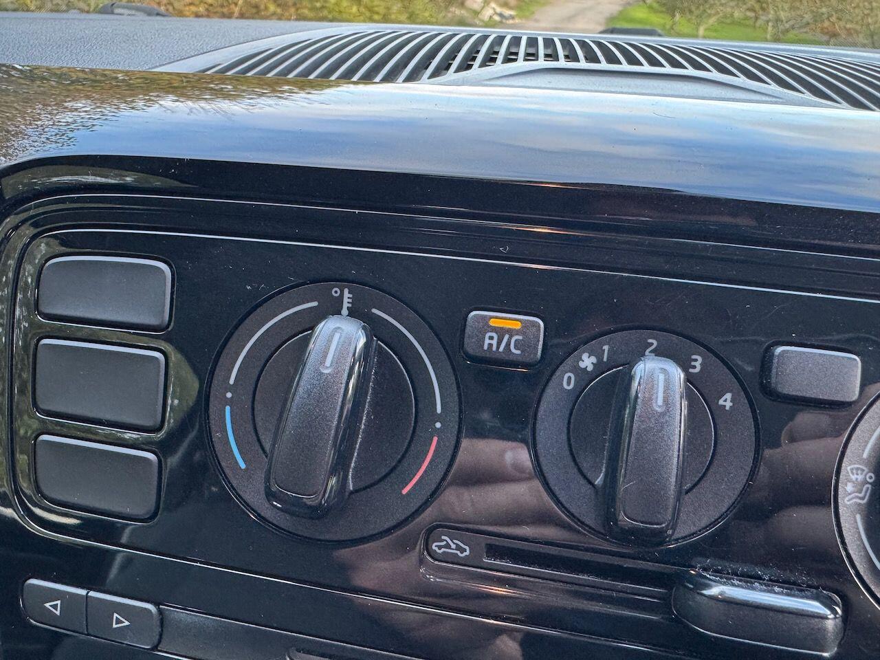 Used Volkswagen up! for sale - 76388221: Photo 28