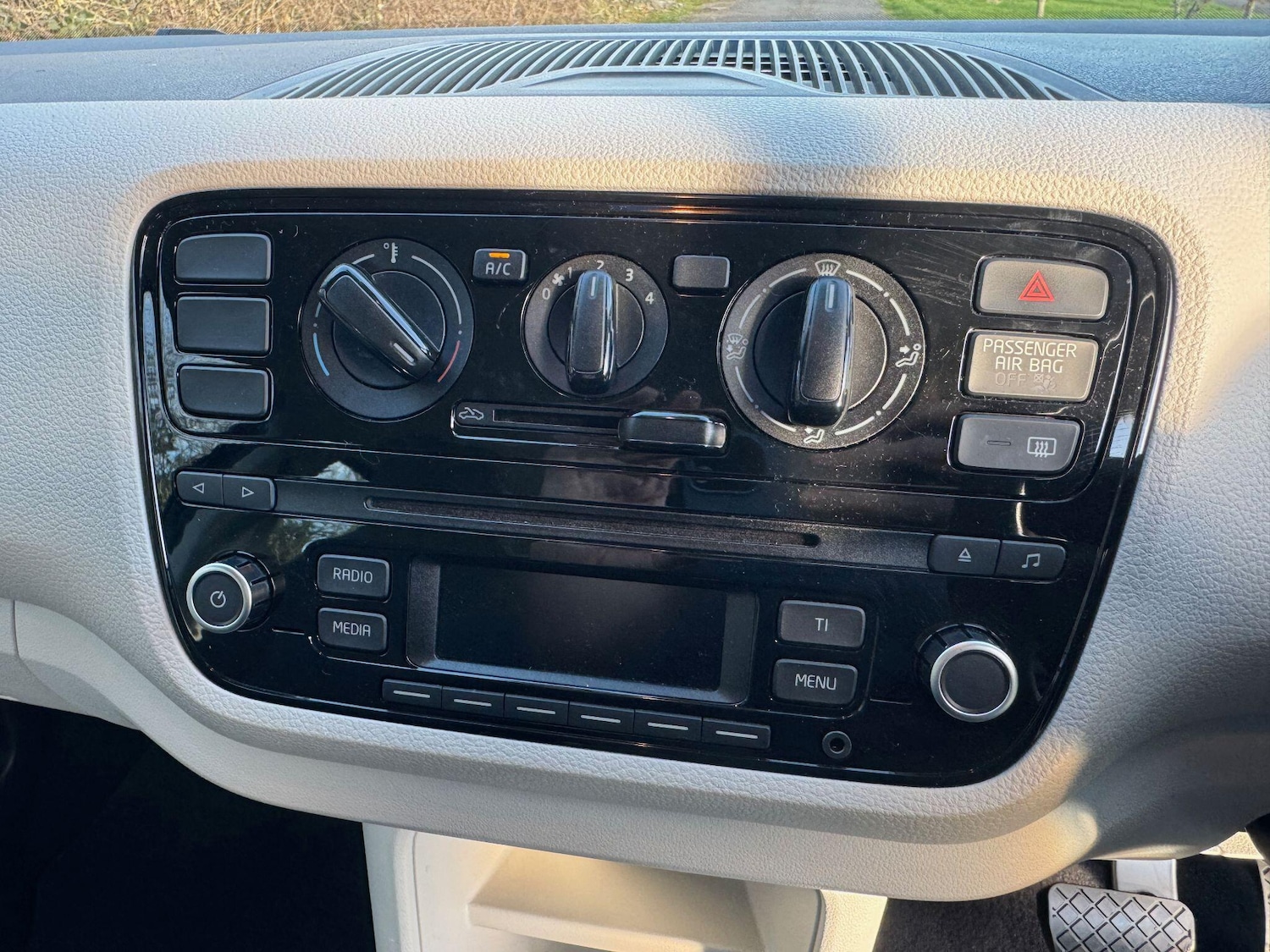 Used Volkswagen up! for sale - 77255198: Photo 26