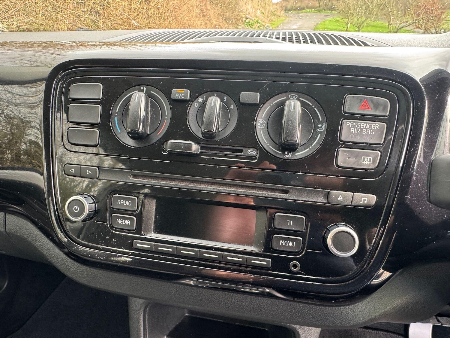 Used Volkswagen up! for sale - 77670495: Photo 25