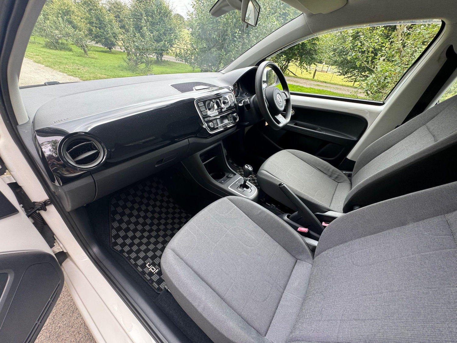 Used Volkswagen up! for sale - 77376333: Photo 19