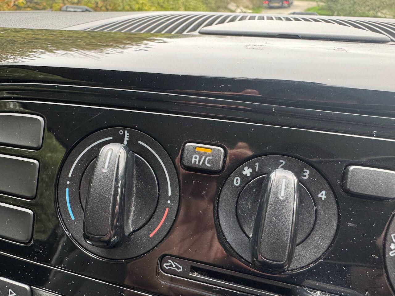 Used Volkswagen up! for sale - 77637694: Photo 26