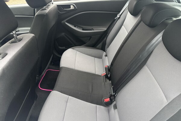 Used Hyundai i20 2018 for sale - 76299605: Photo 12