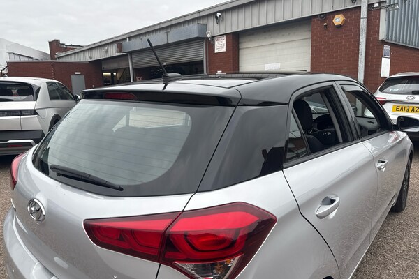 Used Hyundai i20 2018 for sale - 76299605: Photo 17