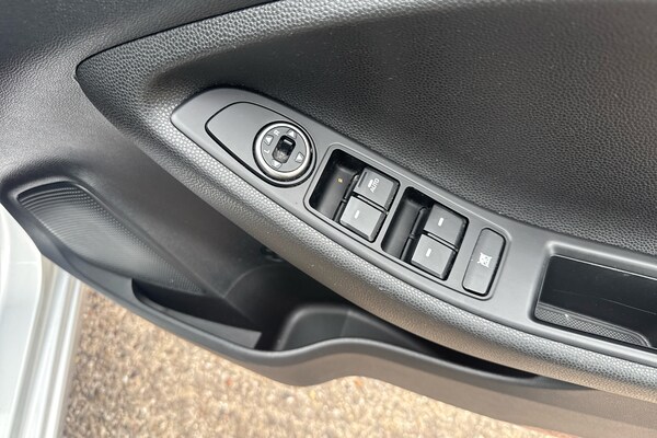 Used Hyundai i20 2018 for sale - 76299605: Photo 18