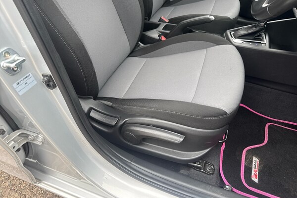 Used Hyundai i20 2018 for sale - 76299605: Photo 20