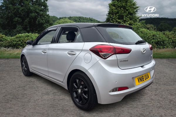 Used Hyundai i20 2018 for sale - 76299605: Photo 2