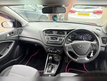 Used Hyundai i20 2018 for sale - 76299605: Photo