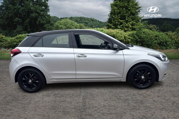 Used Hyundai i20 2018 for sale - 76299605: Photo 8