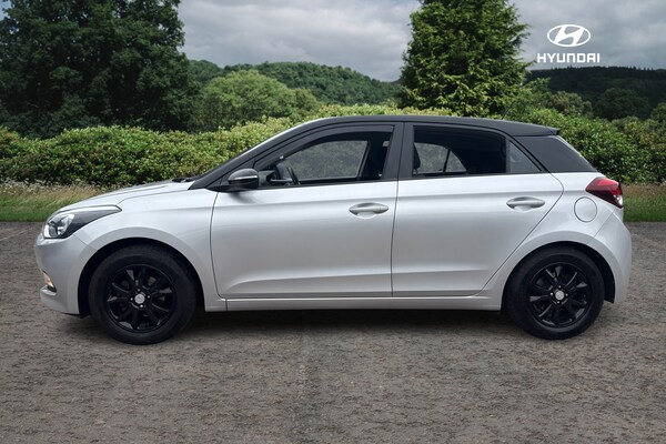 Used Hyundai i20 2018 for sale - 76299605: Photo 9