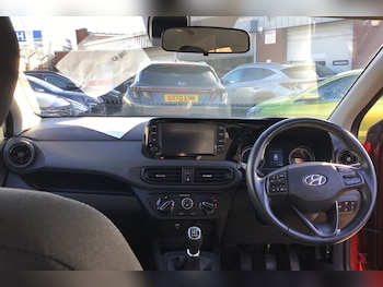Used Hyundai i10 2021 for sale - 76681077: Photo