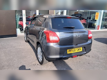 Used Suzuki Swift 2018 for sale - 79429837: Photo
