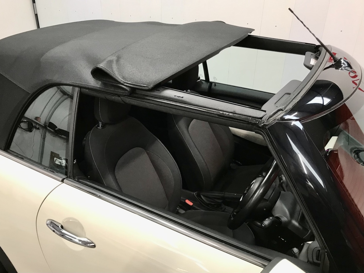 Used MINI Convertible 2018 for sale - 77298593: Photo 8