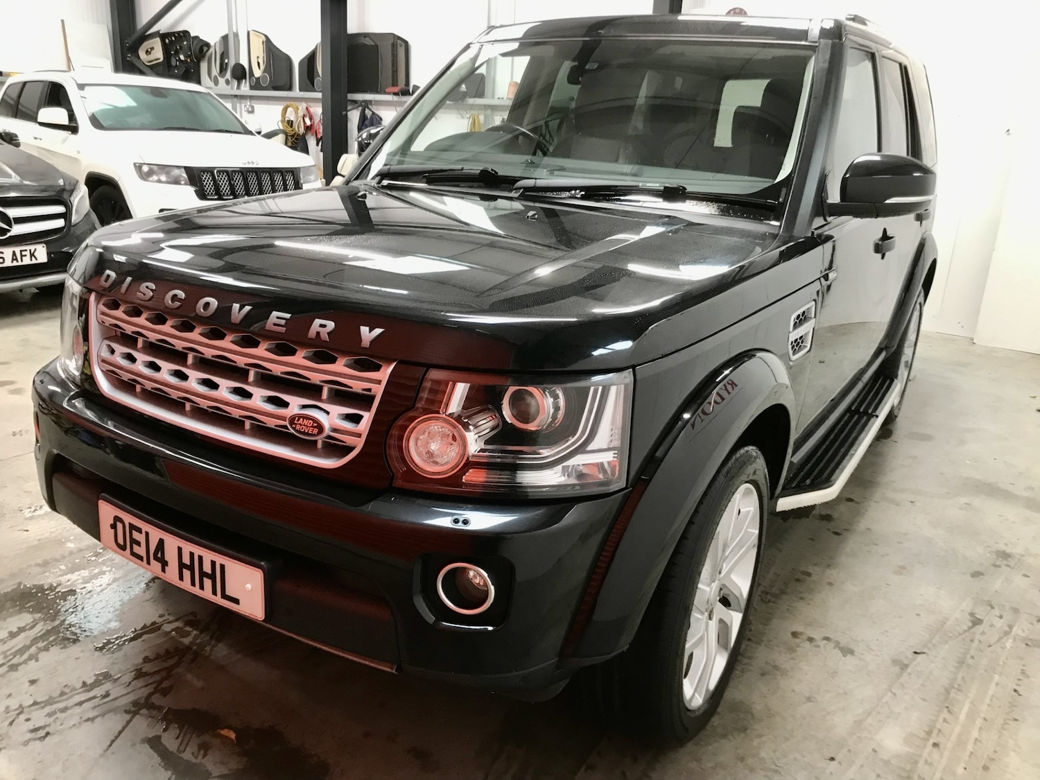 Used Land Rover Discovery 2014 for sale - 76853649: Photo 2