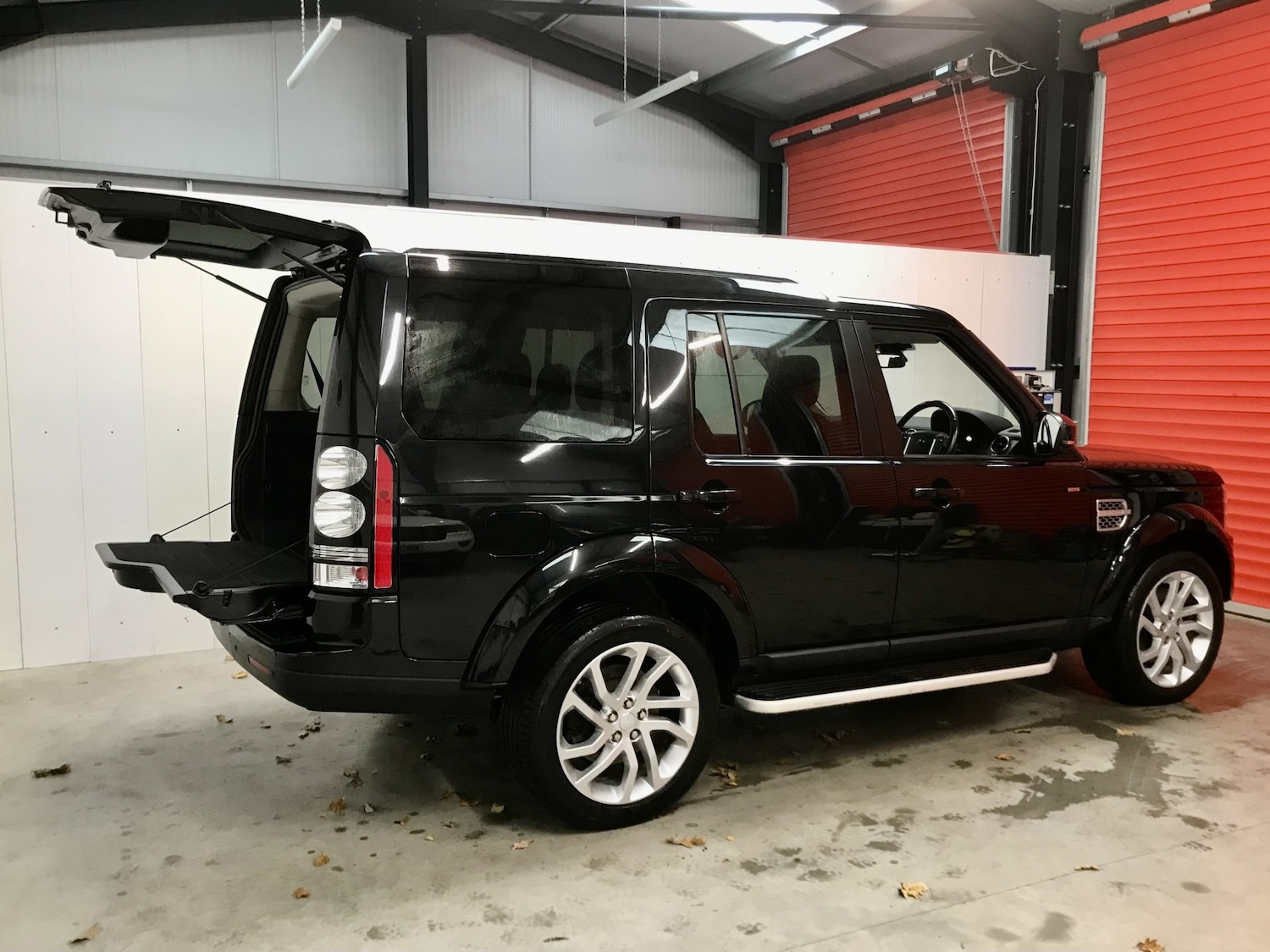 Used Land Rover Discovery 2014 for sale - 76853649: Photo 4